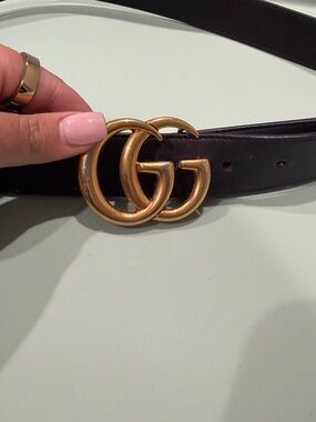 Gucci Black Leather Women's Belt with Gold Double G Buckle